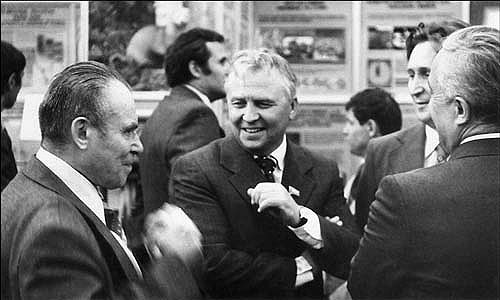 А.А.Трофимук и Е.К.Лигачев (1980) А.А.Трофимук и Е.К.Лигачев (1980)