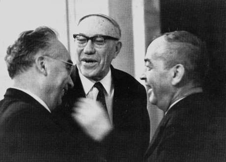 Л.И.Седов, М.А.Лаврентьев, В.В.Струминский Л.И.Седов, М.А.Лаврентьев, В.В.Струминский