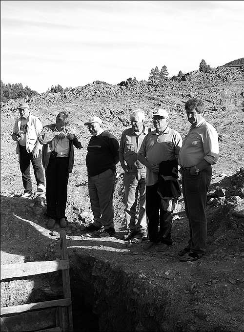 Члены РАН на месте древнейшей стоянки человека в Азии Члены РАН на месте древнейшей стоянки человека в Азии